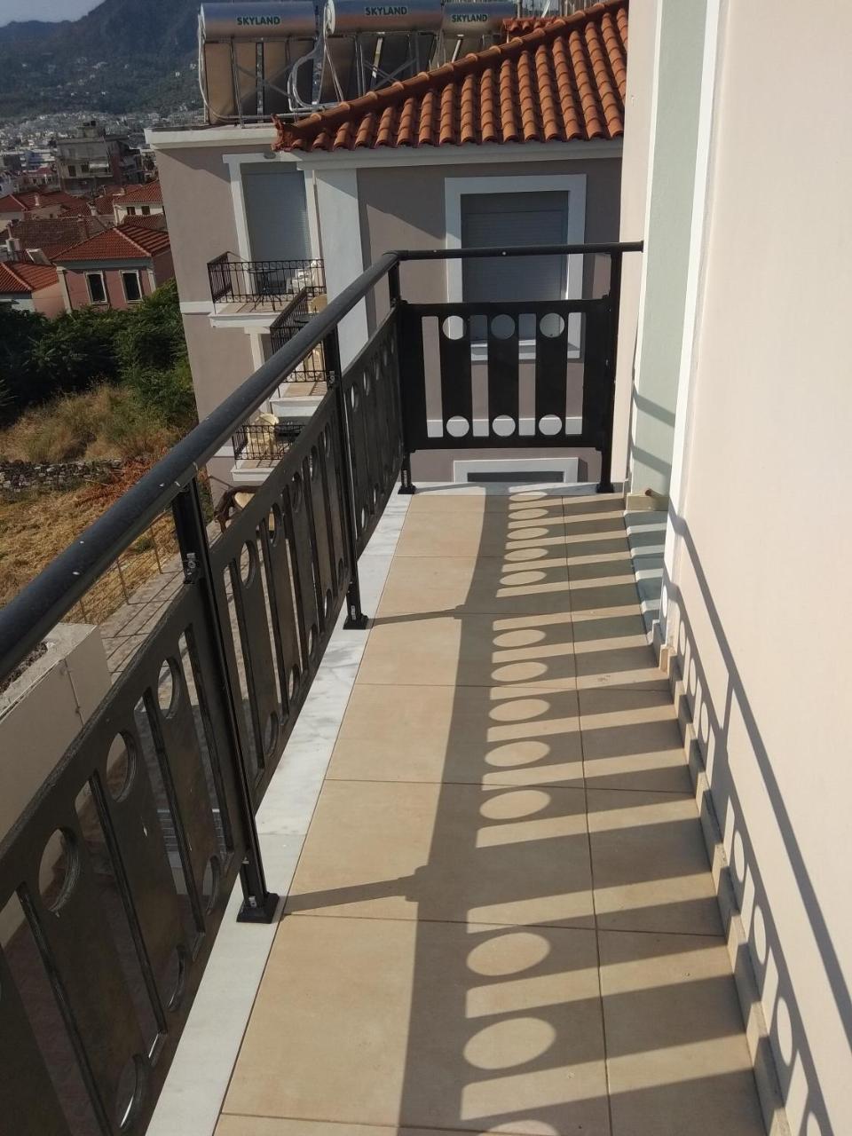 Отель Pyrgos Sofokleous Митилини Экстерьер фото
